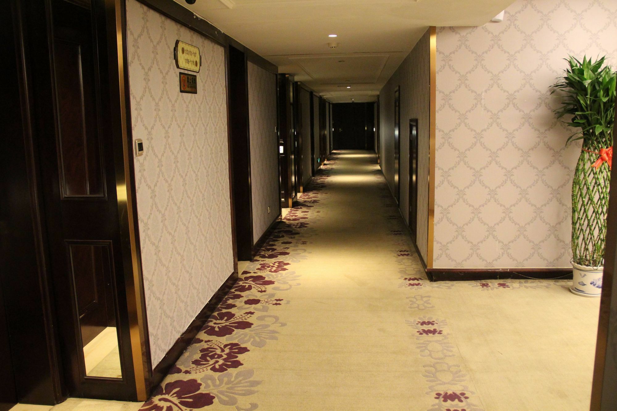 Hengna International Hotel Yiwu  Bagian luar foto